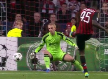 Balotelli lai suyt da hong 11m hinh anh