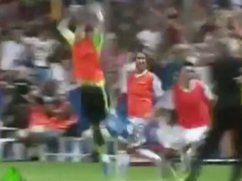 Casillas nhu phat ro vi ban thang cua Ronaldo hinh anh