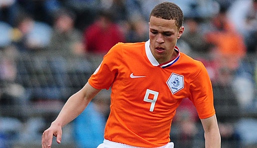 Sao tre Ha Lan ghi ban tu sat duong bien ngang hinh anh