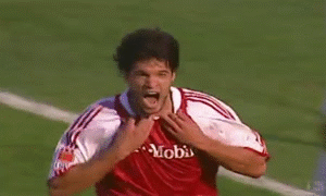 10 pha sut phat dep nhat lich su Bundesliga hinh anh