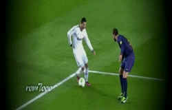 Ronaldo di bong khuay dao hang thu Barca tai Nou Camp hinh anh