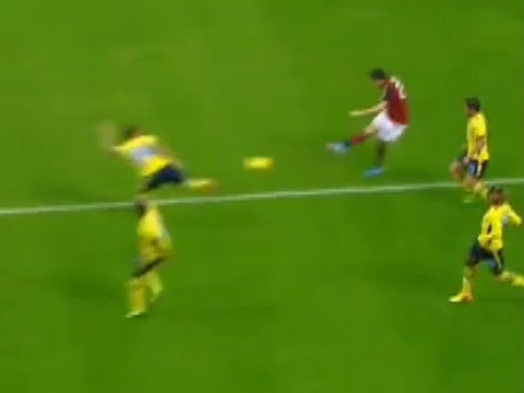 Ban thang tai hien thoi dinh cao cua Kaka hinh anh