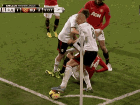 Januzaj bi 2 cau thu Fulham choi xau hinh anh