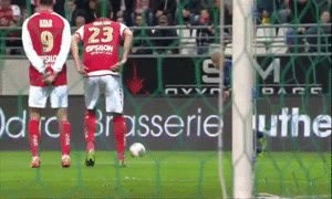 Sieu pham da phat o goc hep dep nhat vong 12 Ligue 1 hinh anh