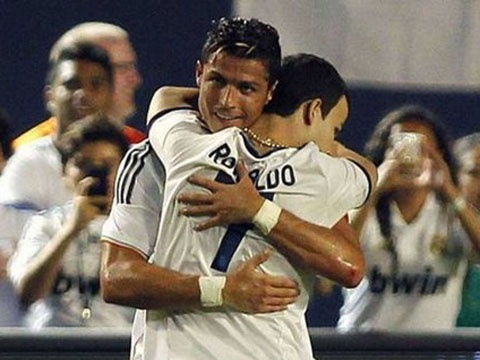 Hinh anh cam dong khien fan roi nuoc mat cua Ronaldo hinh anh