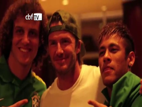 Neymar, David Luiz chup anh cung David Beckham hinh anh