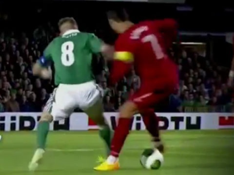 Nhung pha xo hang choc tuc doi thu cua Ronaldo hinh anh