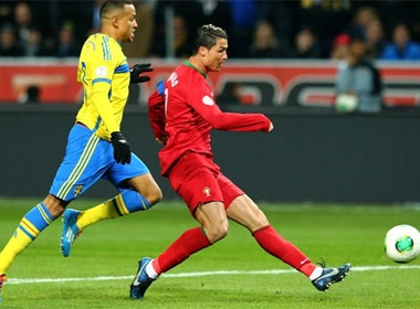 Man trinh dien choi sang cua Ronaldo hinh anh