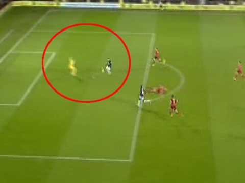 Pha bo lo khong tuong cua Rooney hinh anh