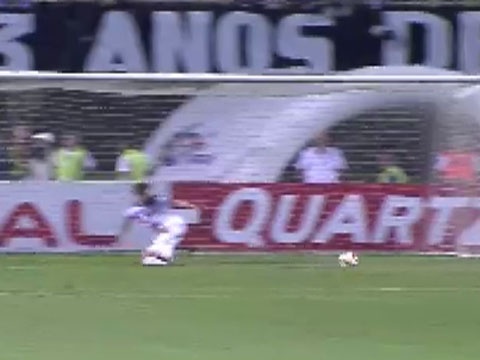 Pha dem hut bong ngay truoc khung thanh trong hinh anh