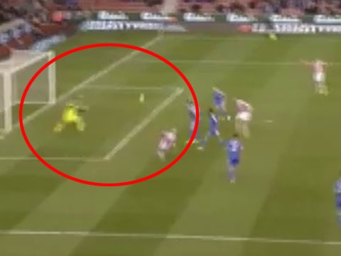 Pha bo lo kho tin truoc khung thanh Chelsea hinh anh