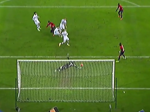 Pha bay nguoi cuu thua khong tuong hay nhat vong 18 Ligue 1 hinh anh