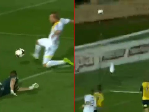 Ngay truoc khung thanh van dem bong len troi hinh anh