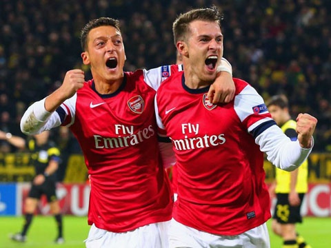 Man trinh dien an tuong cua bo doi Oezil vs Ramsey hinh anh