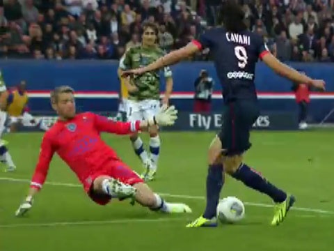 Top 10 sieu pham luot di Ligue 1: Goi ten Ibra, Cavani hinh anh