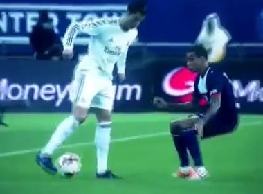 Ronaldo danh got day ngau hung de chuyen bong hinh anh