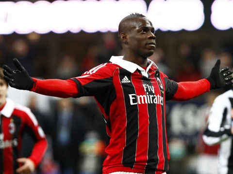 Man trinh dien an tuong cua Balotelli mua giai 2013/14 hinh anh