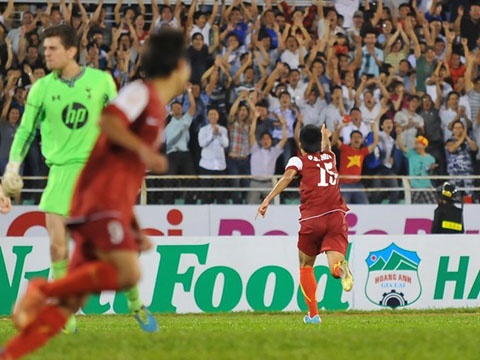 Top 5 ban thang dep nhat giai U19 quoc te hinh anh