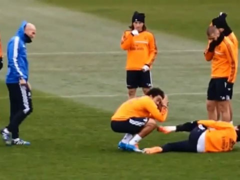 Pepe va Marcelo bay tro lua nhan vien y te hinh anh