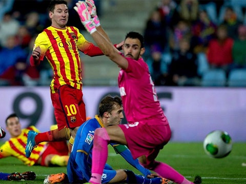 Nhung pha bong ky thuat nhat tuan qua hinh anh