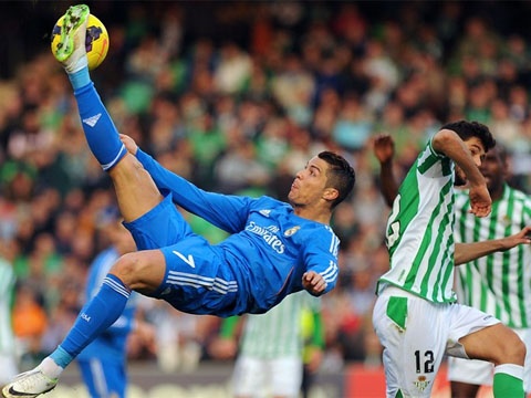 Man trinh dien an tuong cua Ronaldo truoc Real Betis hinh anh