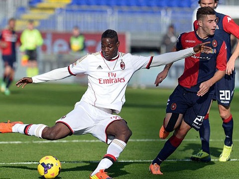 Balotelli ghi sieu pham giup Milan nguoc dong hinh anh