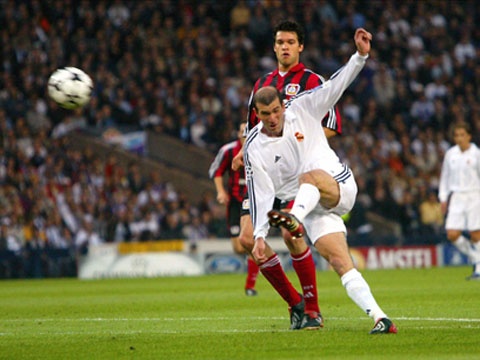 Chiem nguong 15 ban thang dep nhat su nghiep Zidane hinh anh