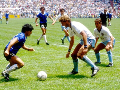 Nhung pha bong hay nhat su nghiep cua Maradona hinh anh