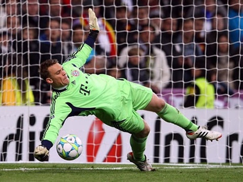 Huntelaar, Neuer an tuong nhat vong 18 Bundesliga hinh anh