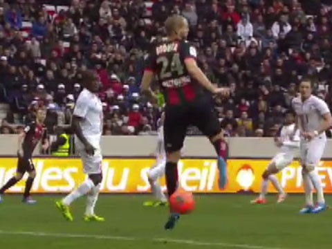 Pha giat got ghi ban an tuong nhat vong 23 Ligue 1 hinh anh