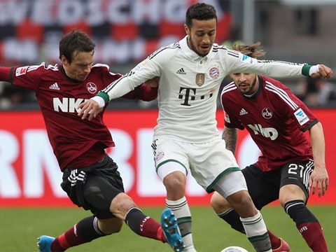 Mandzukic toa sang giup Bayern thang nhe Nurnberg hinh anh