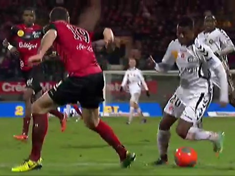 Pha solo ngoan muc nhat vong 24 Ligue 1 hinh anh