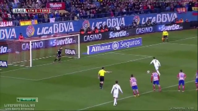 Atletico Madrid vs Real Madrid: Ronaldo nhan doi cach biet hinh anh