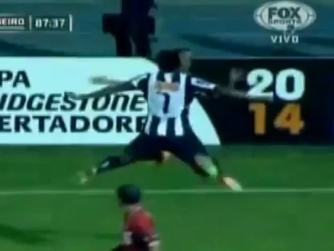 Man an mung kieu 'nhap the' cua Ronaldinho hinh anh