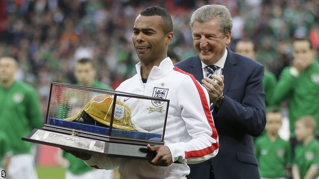 Ashley Cole doi mat nguy co mat suat du World Cup 2014 hinh anh
