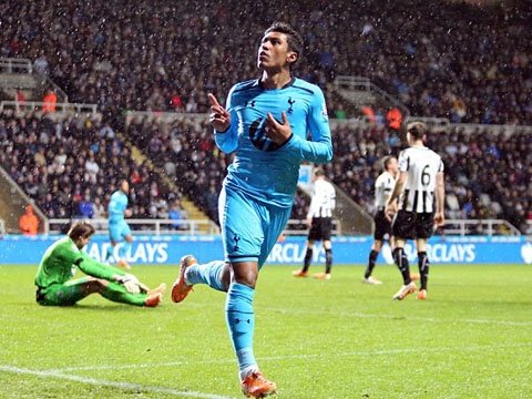 Newcastle 0-4 Tottenham: Chien thang thuyet phuc hinh anh