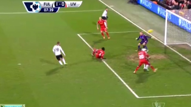 Pha long ngong da phan luoi nha cua trung ve Kolo Toure hinh anh