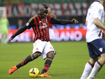 Tuyet pham mien che cua Balotelli hinh anh