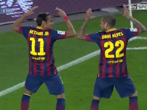 Neymar ghi ban tuyet dep, an mung sieu di hinh anh