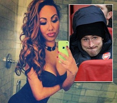 Tien dao Arsenal mat 8 ty dong vi dan gai ve khach san hinh anh