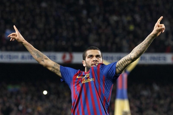 Dani Alves: 'Man City chi la ga troc phu' hinh anh