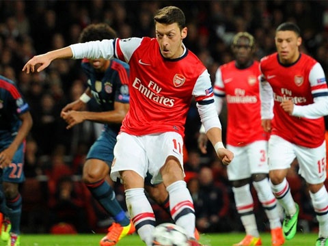 Clip man trinh dien cua Oezil, Toni Kroos hinh anh