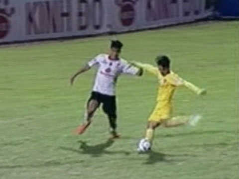 Clip Dong Tam Long An 0-2 QNK Quang Nam hinh anh