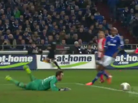 Top 5 pha cuu thua an tuong nhat vong 22 Bundesliga hinh anh