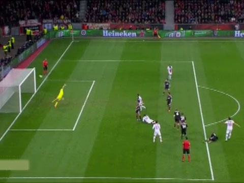 Top 10 sieu pham luot di vong knock-out Champions League hinh anh