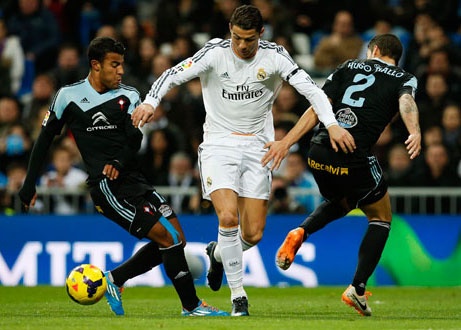 Nhung pha di bong 'dam dau vao tuong' cua Ronaldo hinh anh