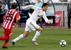 20 pha solo lam ban kinh dien nhat cua CR7 hinh anh