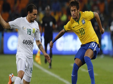 Clip Neymar lam kho hang phong ngu Nam Phi hinh anh