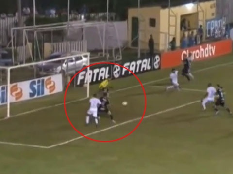 Pha bo lo gay soc khi cach khung thanh 3m hinh anh