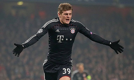 Phot lo M.U, Toni Kroos chon Real hinh anh